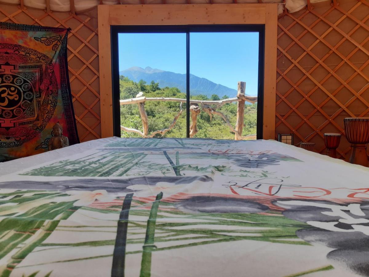 Yourte Contemporaine Avec Magnifique Vue Sur Les Montagnes Rigarda Exterior photo